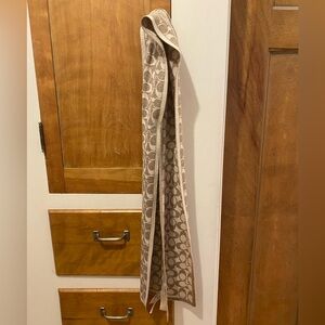Coach Two-Sided Glitter C Pattern Cream/Tan Scarf